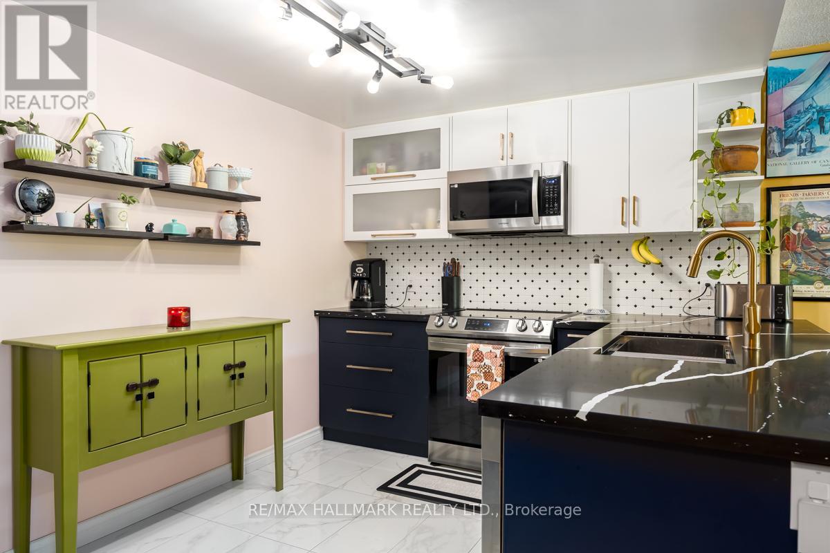 207 1101 Steeles Ave W, Toronto, ON M2R 3W5