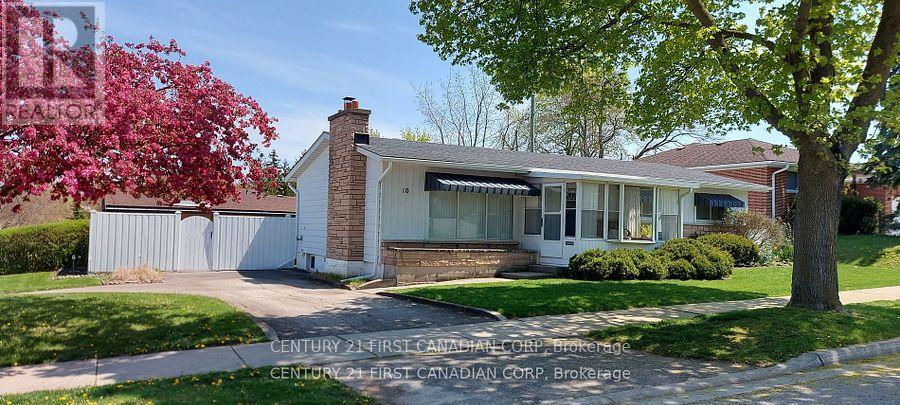 10 Frontenac Rd, London, ON N5Z 3Y3
