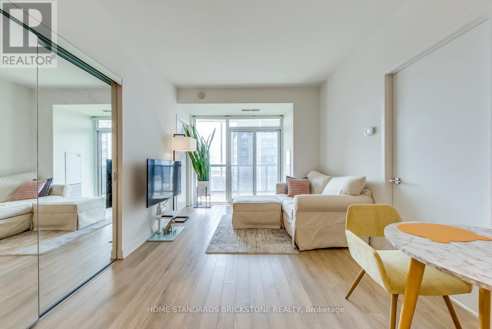 2212 50 Ordnance St, Toronto, ON M6K 0C9