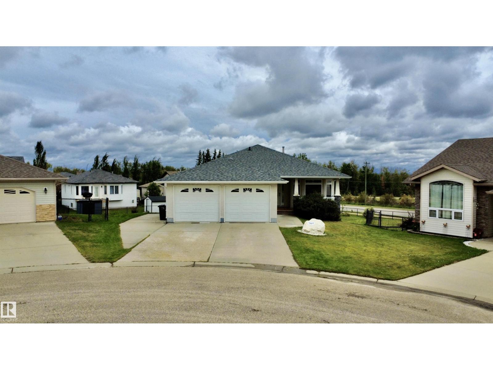 44 Av Unit 3806 #a, Drayton Valley, AB T7A 1V9