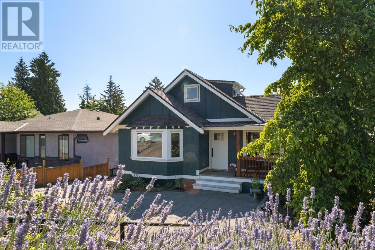 859 Calverhall St, North Vancouver, BC V7L 1X8