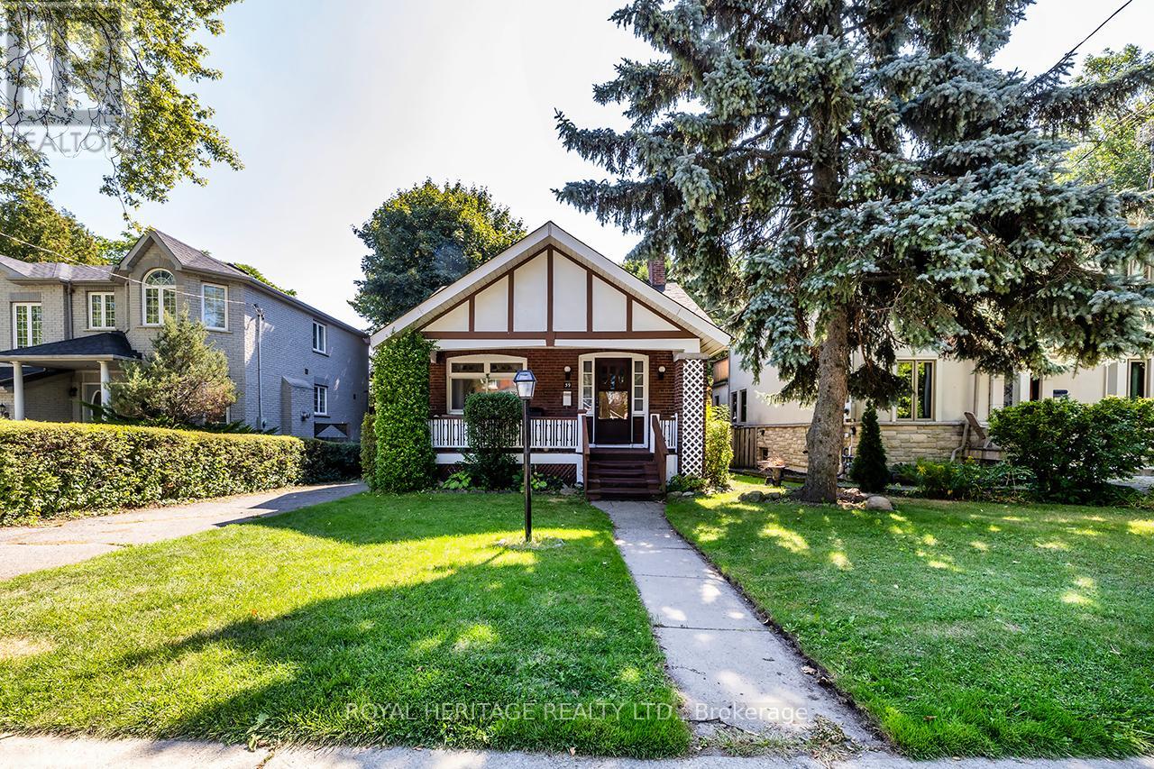39 Kelsonia Ave, Toronto, ON M1M 1B2