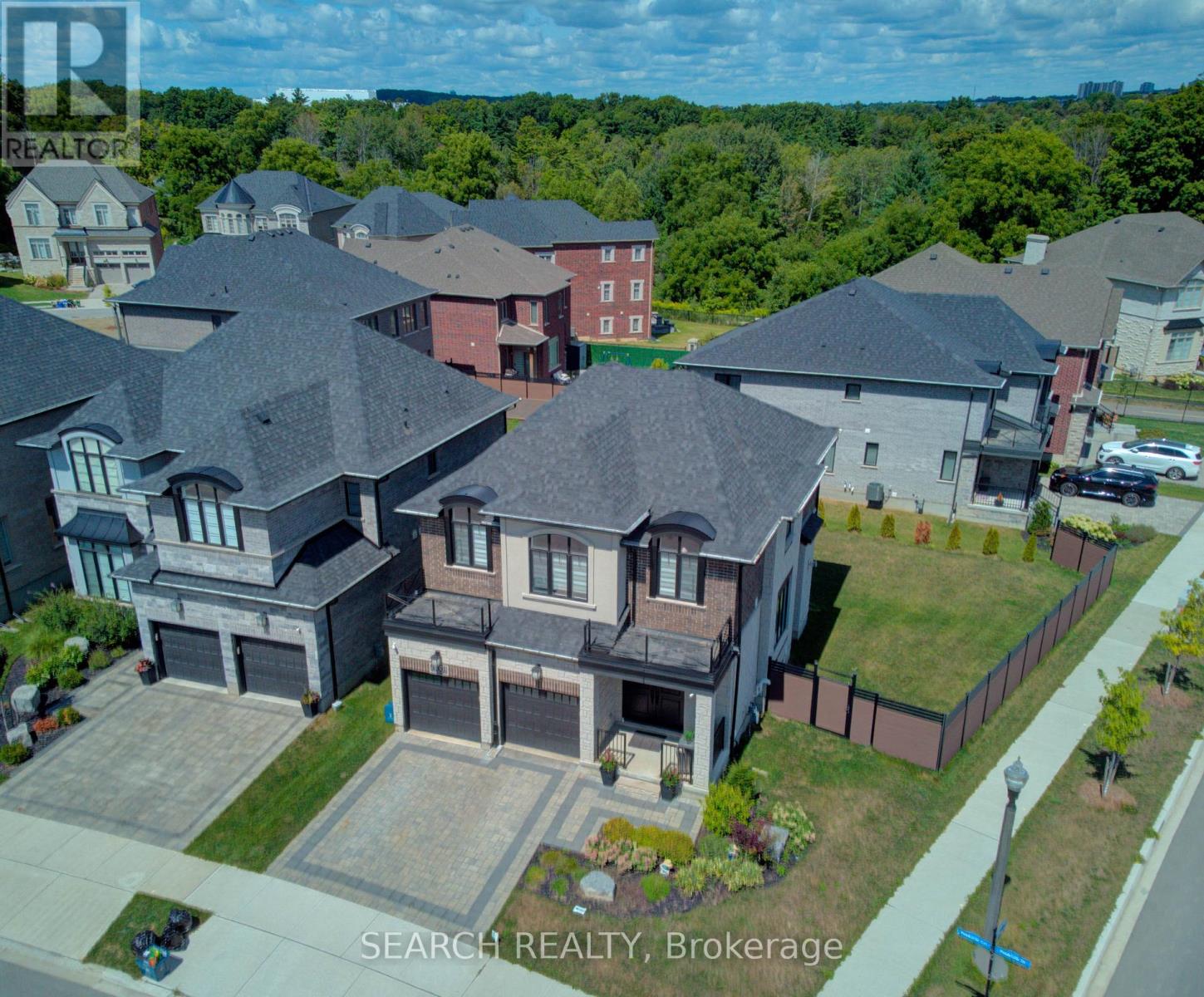 900 Pondcliffe Ct, Kitchener, ON N2R 0M4