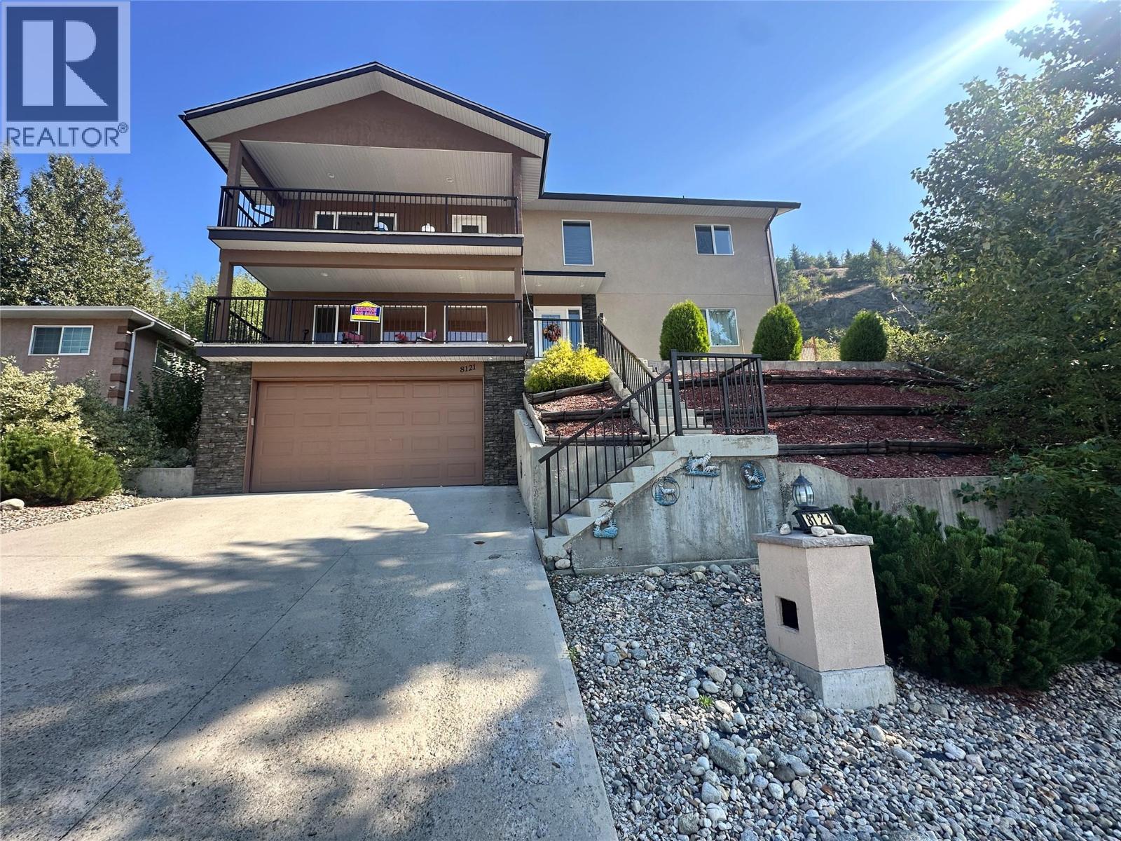 8121 Birchwood Dr, Trail, BC V1R 4Y3