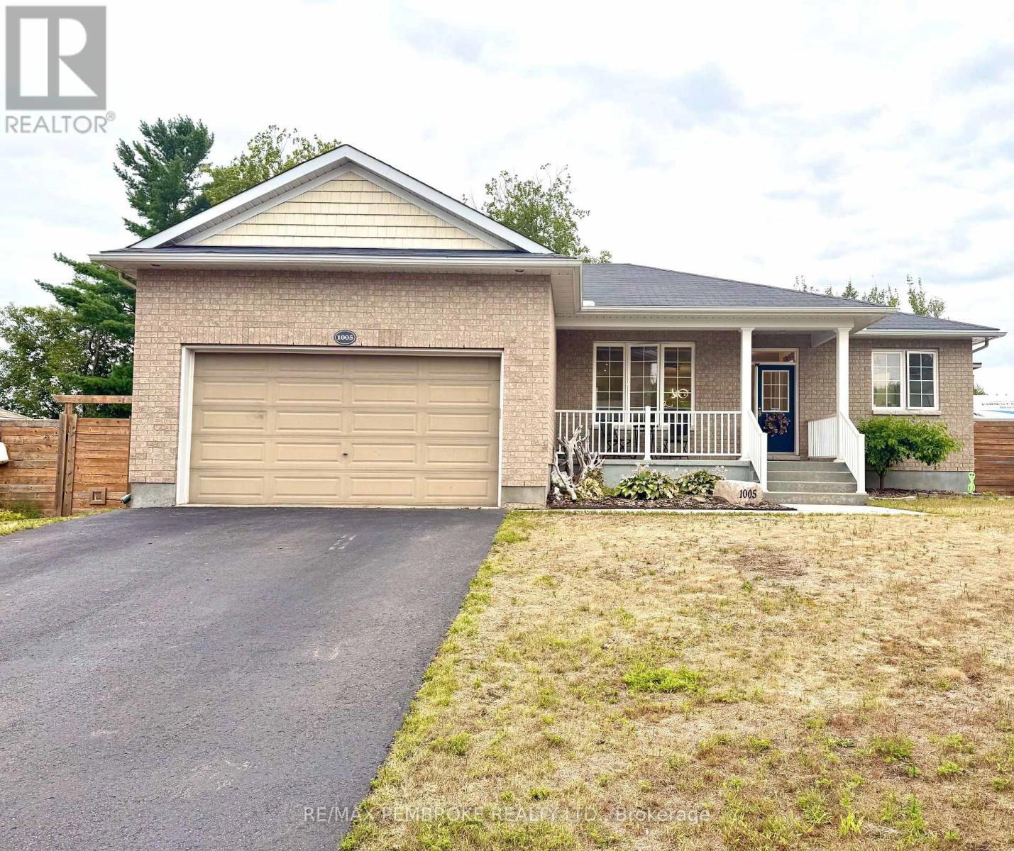 1005 Butler Blvd, Petawawa, ON K8H 1W8