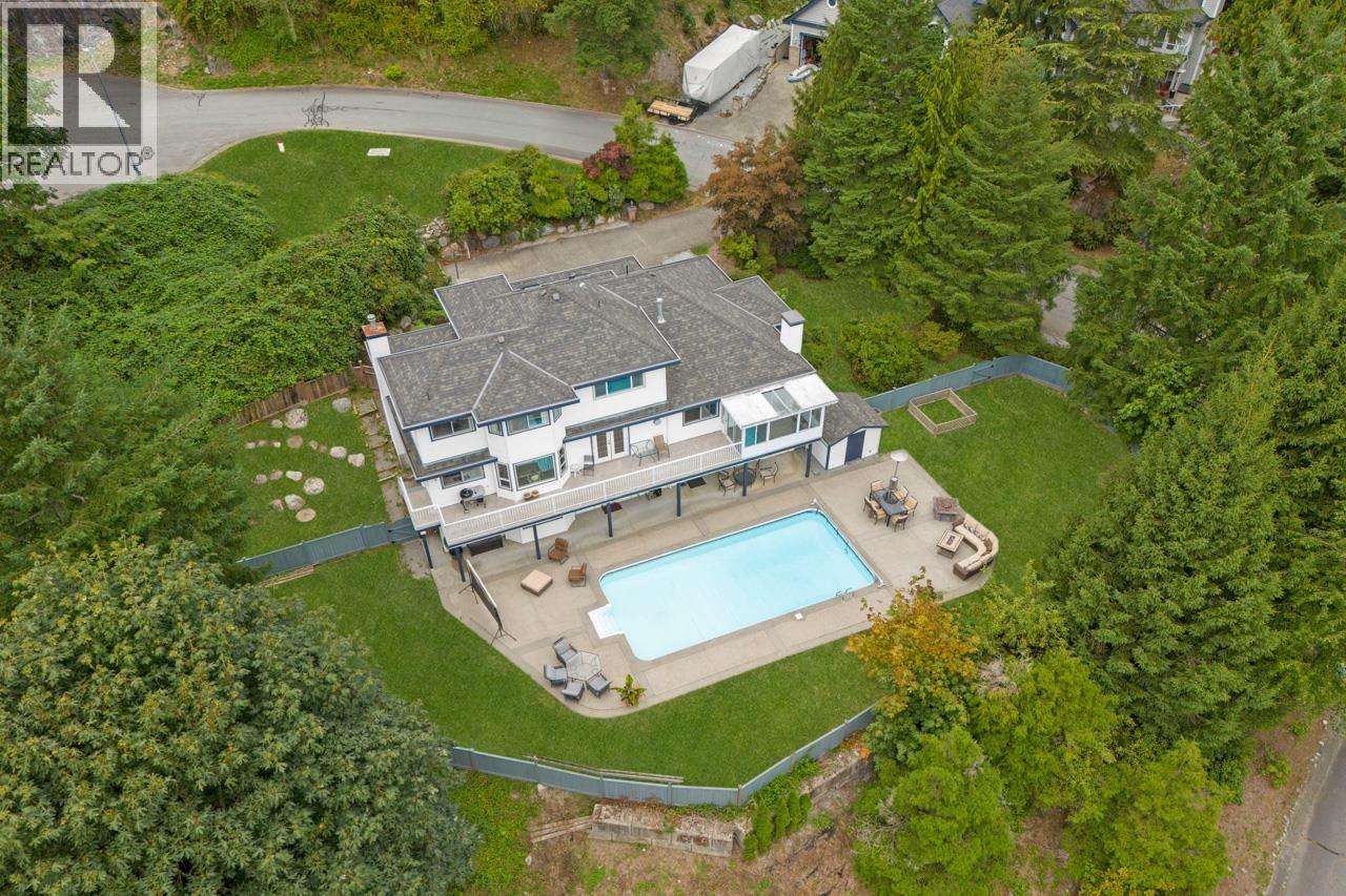 15333 Sheridan Dr, Pitt Meadows, BC V3Y 2T9