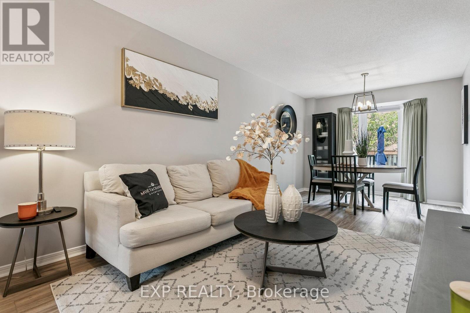 5 2006 Glenada Cres, Oakville, ON L6H 4M2