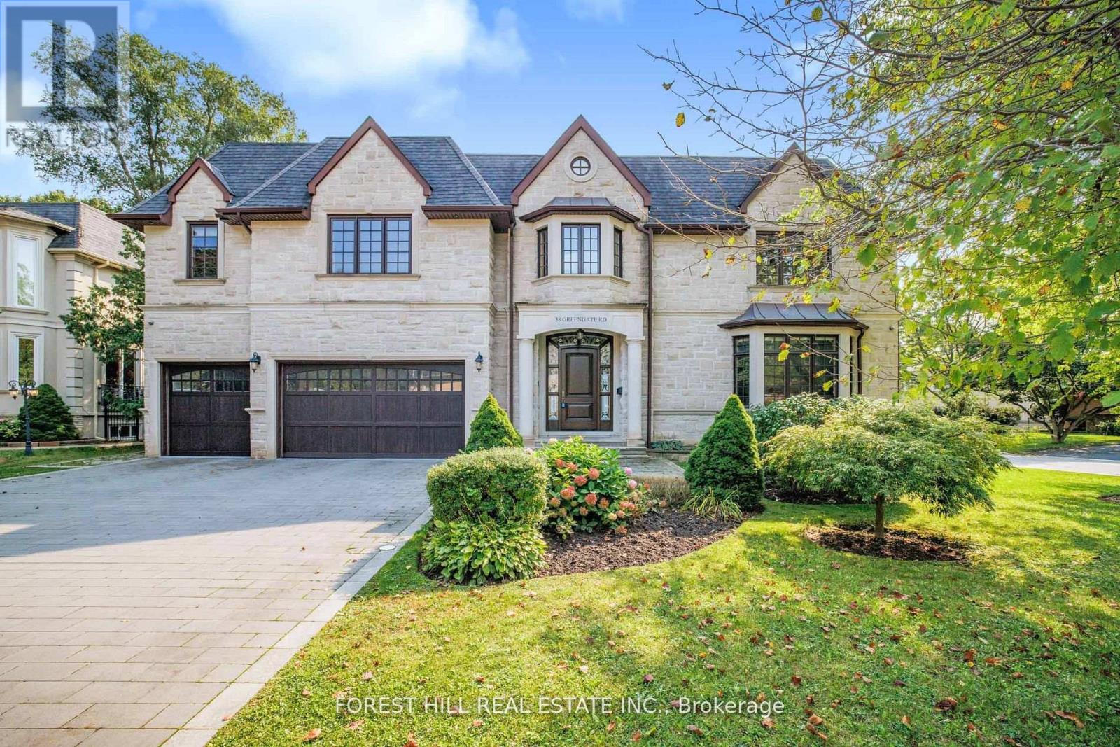 38 Greengate Rd, Toronto, ON M3B 1E8
