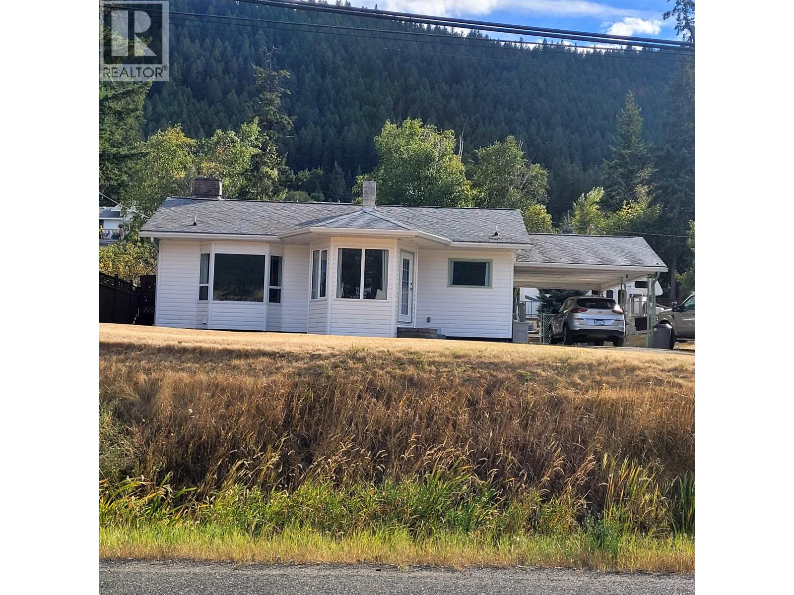 1651 S Lakeside Dr, Williams Lake, BC V2G 3A8