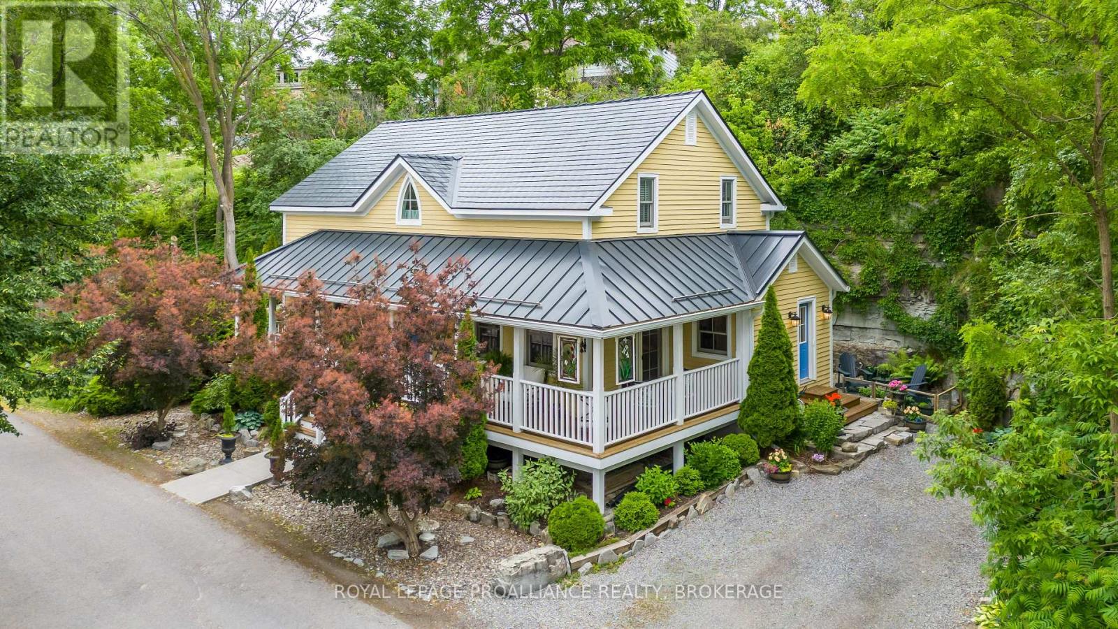 222 Green Bay Rd, Kingston, ON K7K 7C4