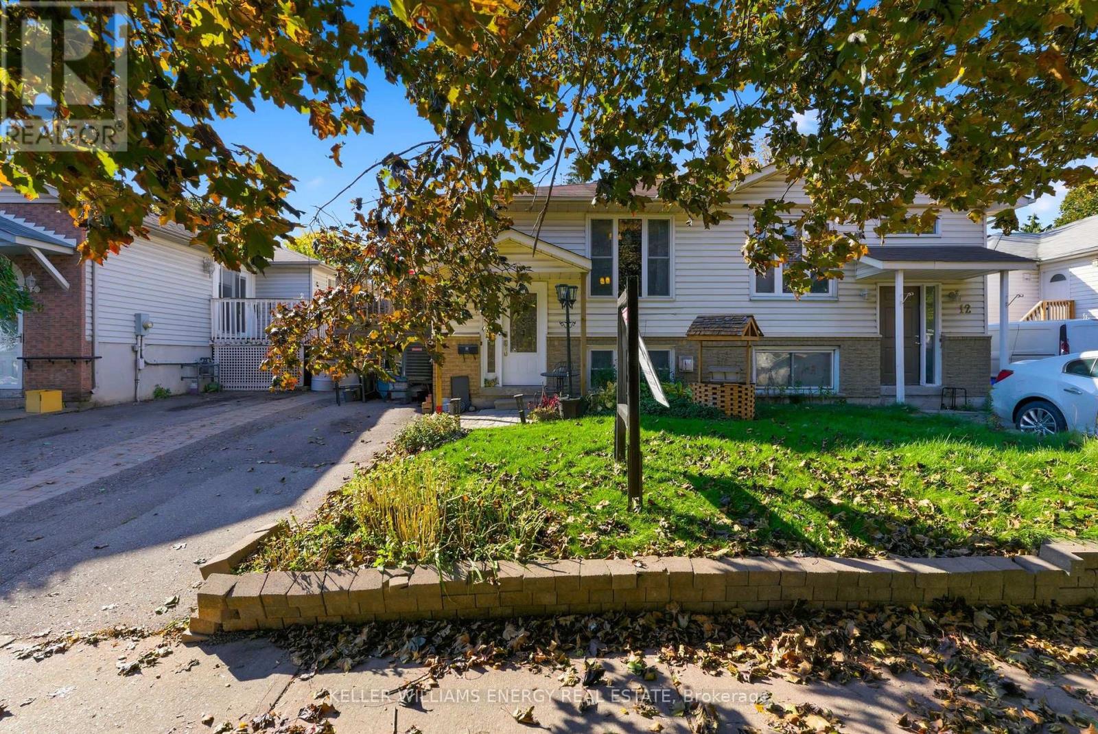 10 Lockhart Gate, Clarington, ON L1C 4L1