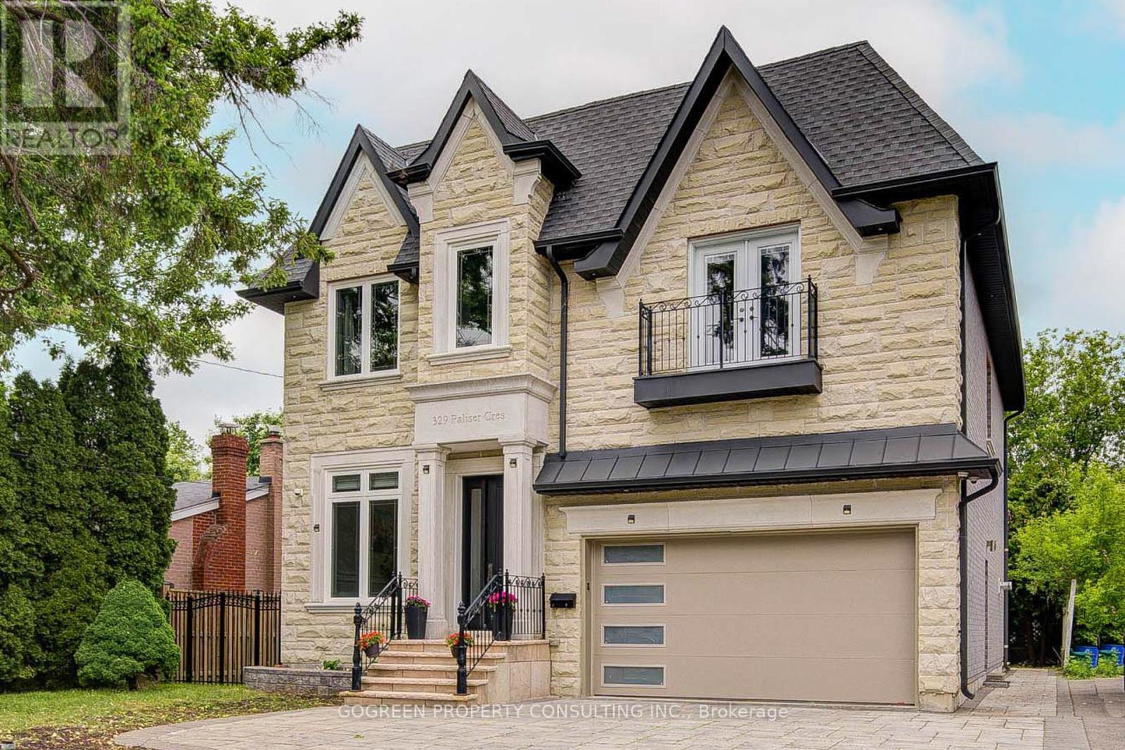 329 Paliser Cres S, Richmond Hill, ON L4C 1R9