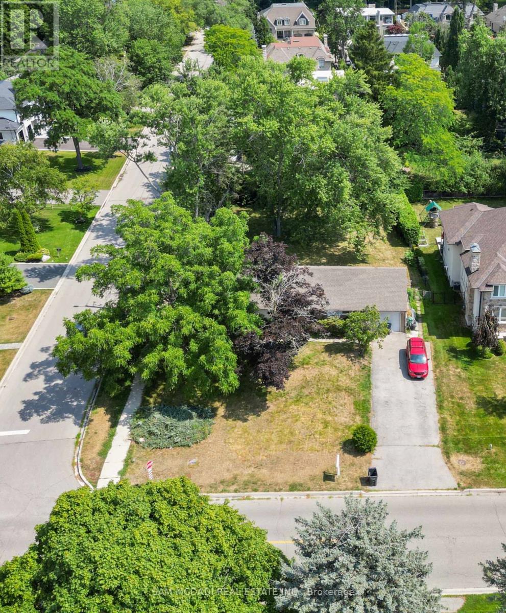 1491 Woodeden Dr, Mississauga, ON L5H 2V1