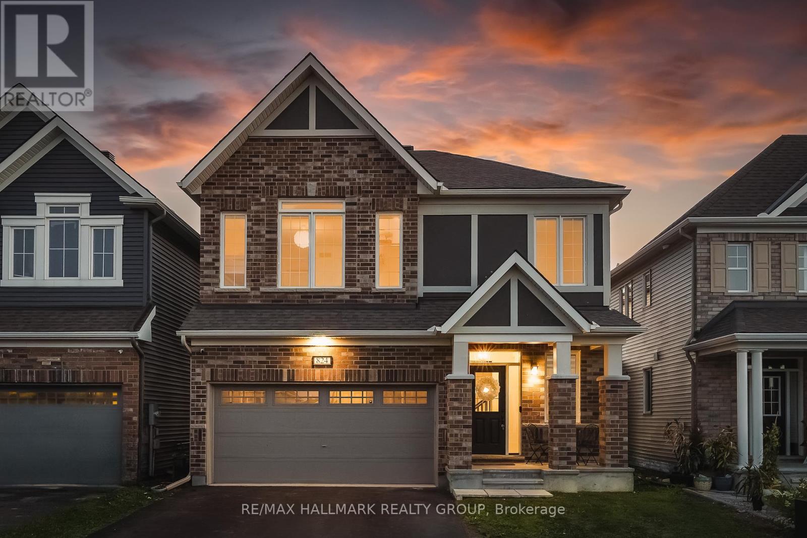 824 Henslows Cir, Ottawa, ON K4A 5H6