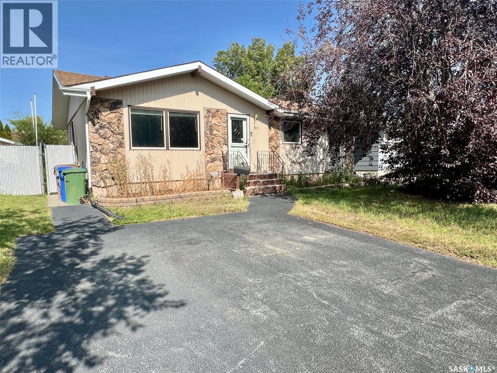 86 Dunsmore Drive, Regina, SK S4R 7G2