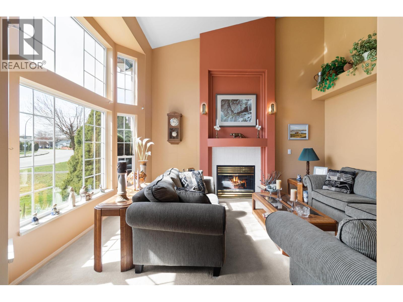 939 Riverside Dr, Port Coquitlam, BC V3B 7T6