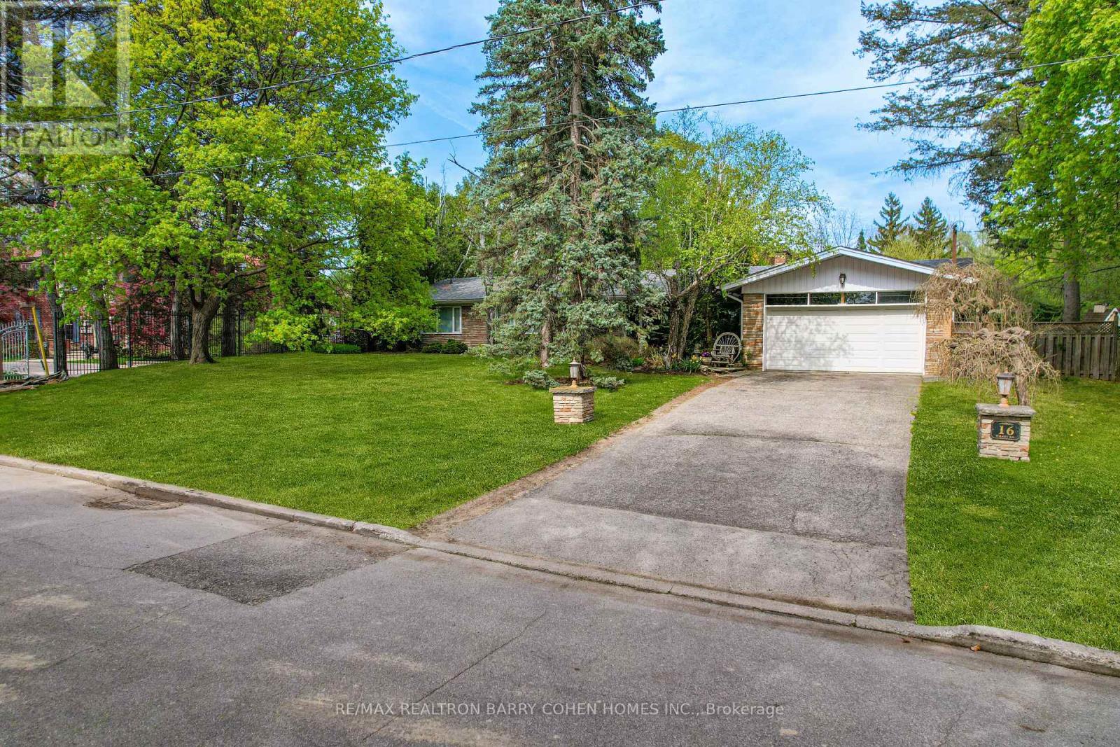 16 Wilket Rd, Toronto, ON M2L 1N6