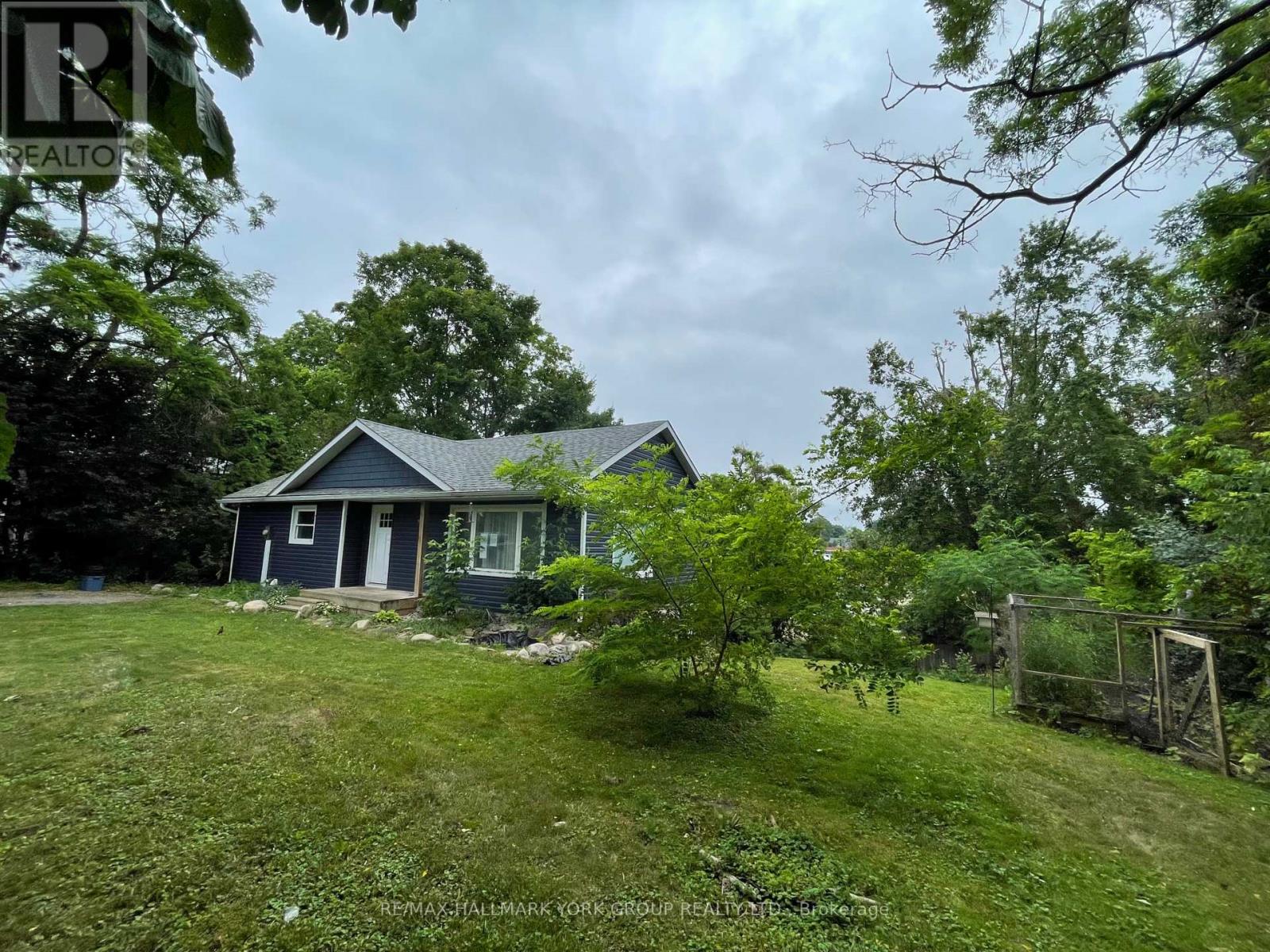 19 Malone Rd, Georgina, ON L0E 1L0