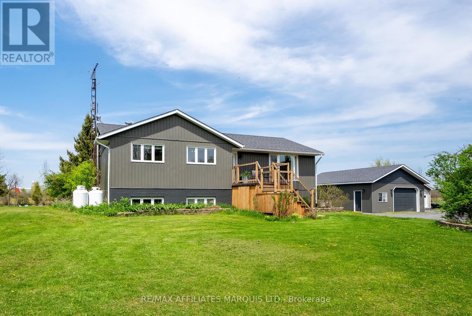 4239 County Rd 11 Rd, South Stormont, ON K7R 3L2