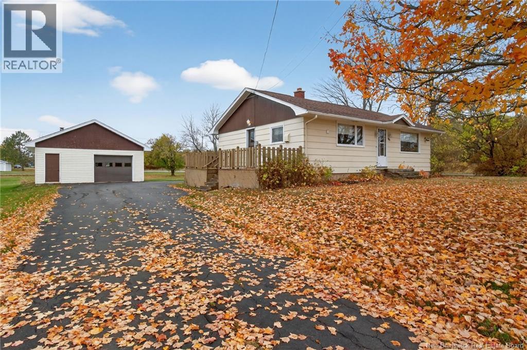 90 Boyd St, Salisbury, NB E4J 2A5