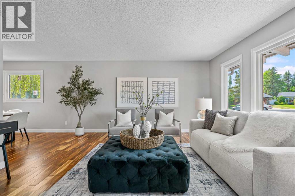 308 Parkridge Grn SE, Calgary, AB T2J 5G2