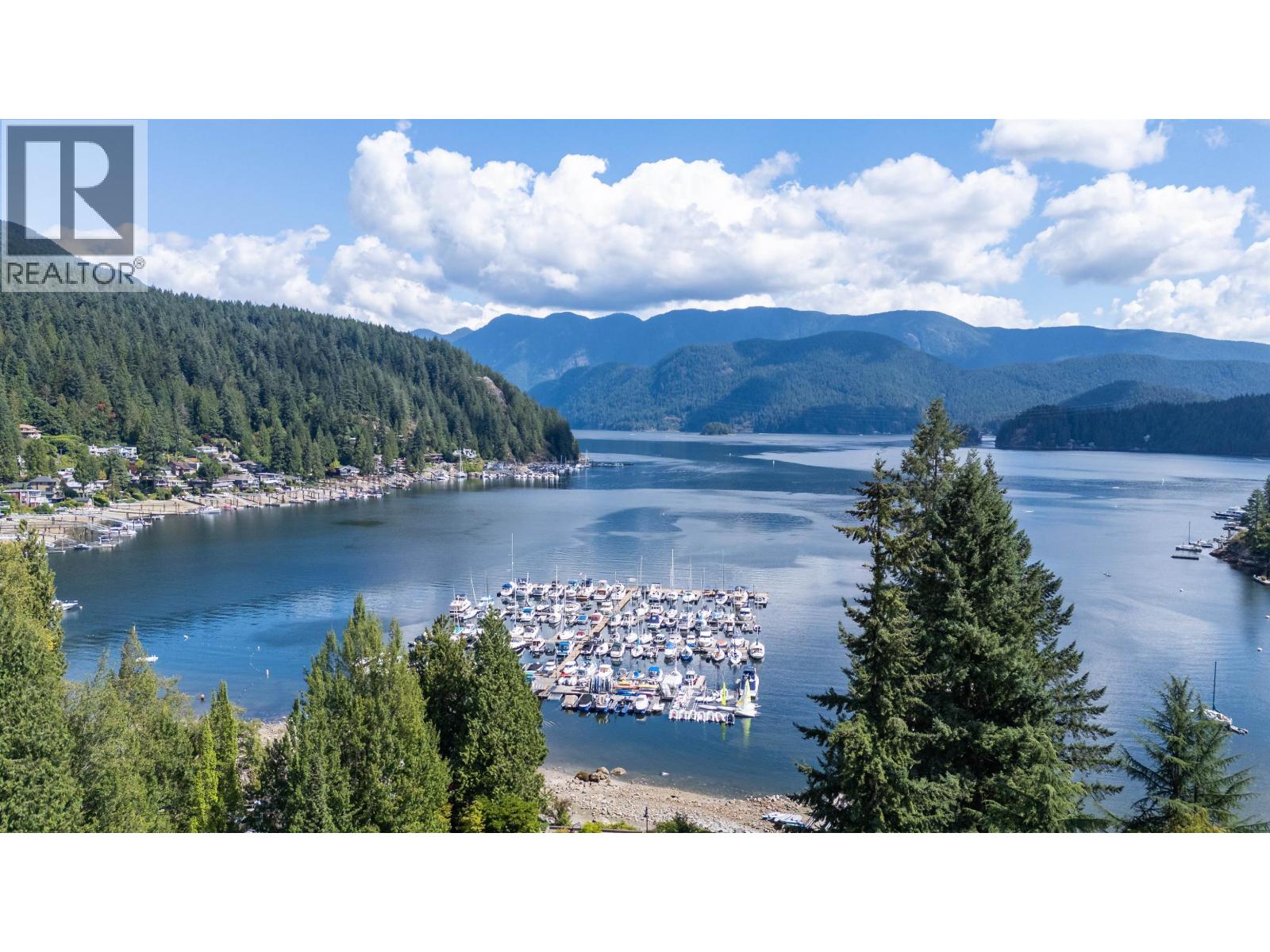 4323 Gallant Avenue Unit 203, North Vancouver, BC V7G 2C1