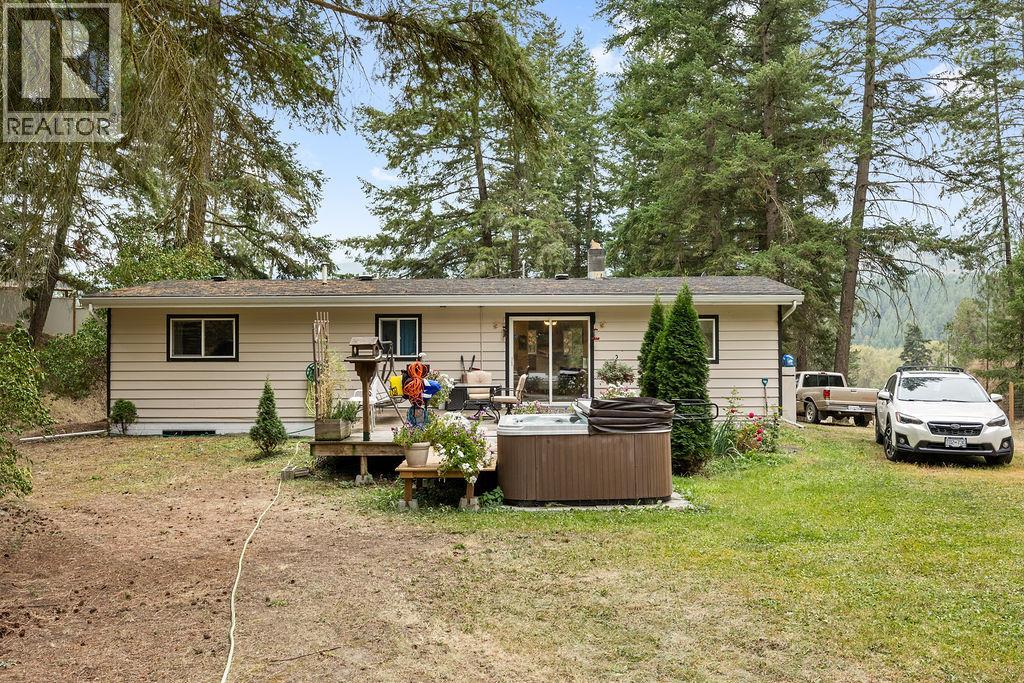 2429 Salmon River Rd, Salmon Arm, BC V1E 4M1