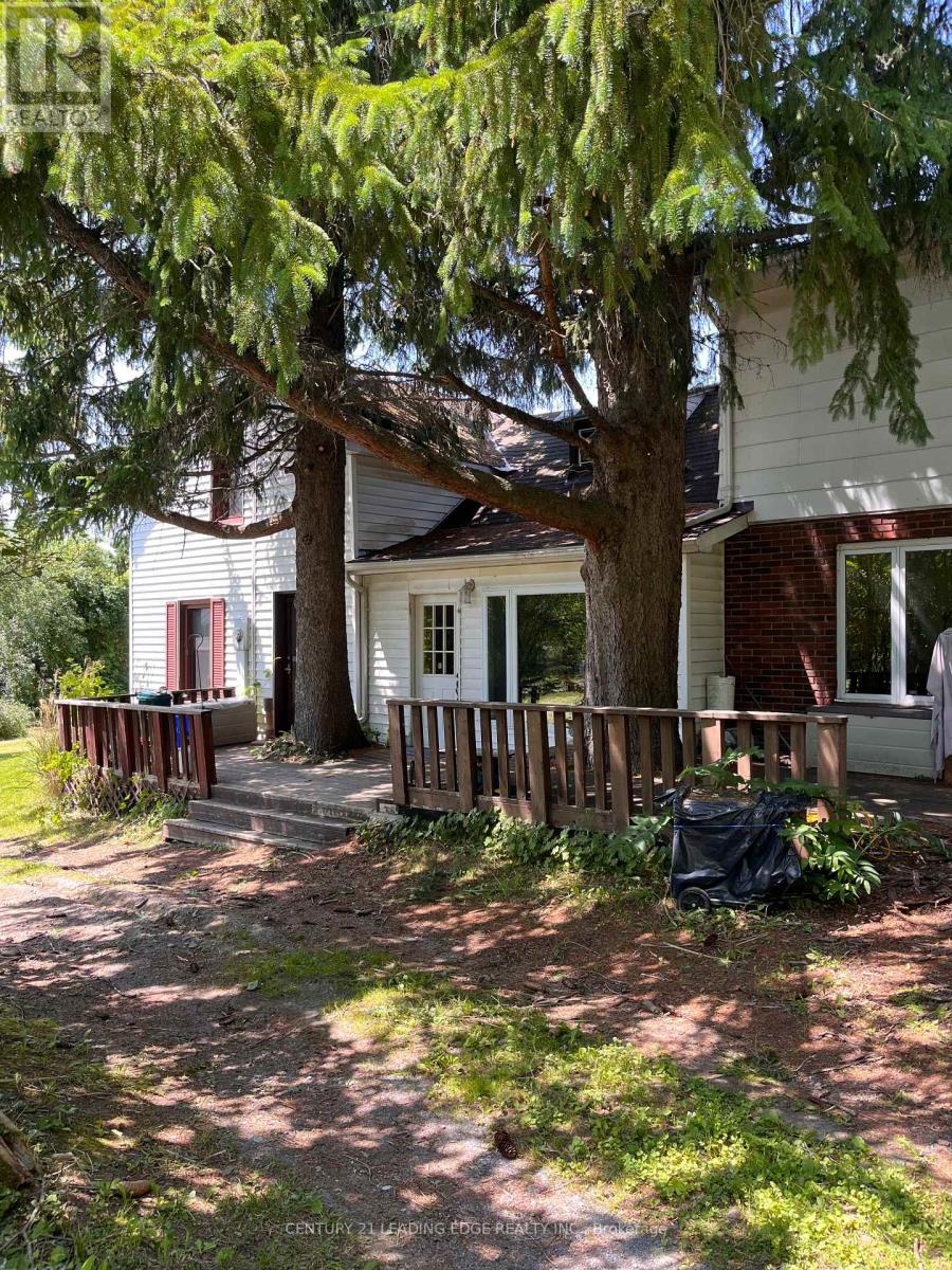 2014 Foxboro Stirling Rd, Quinte West, ON K0K 3E0