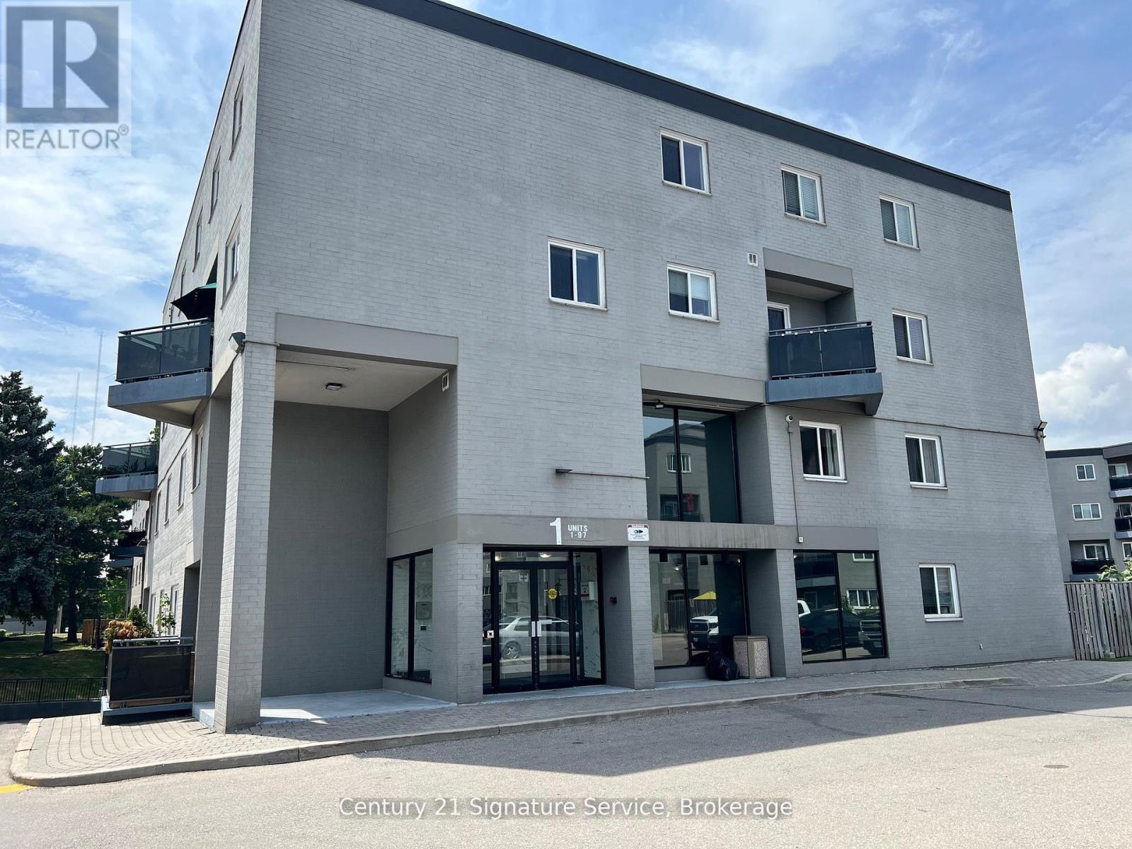 15 2001 Bonnymede Dr, Mississauga, ON L5J 4H8