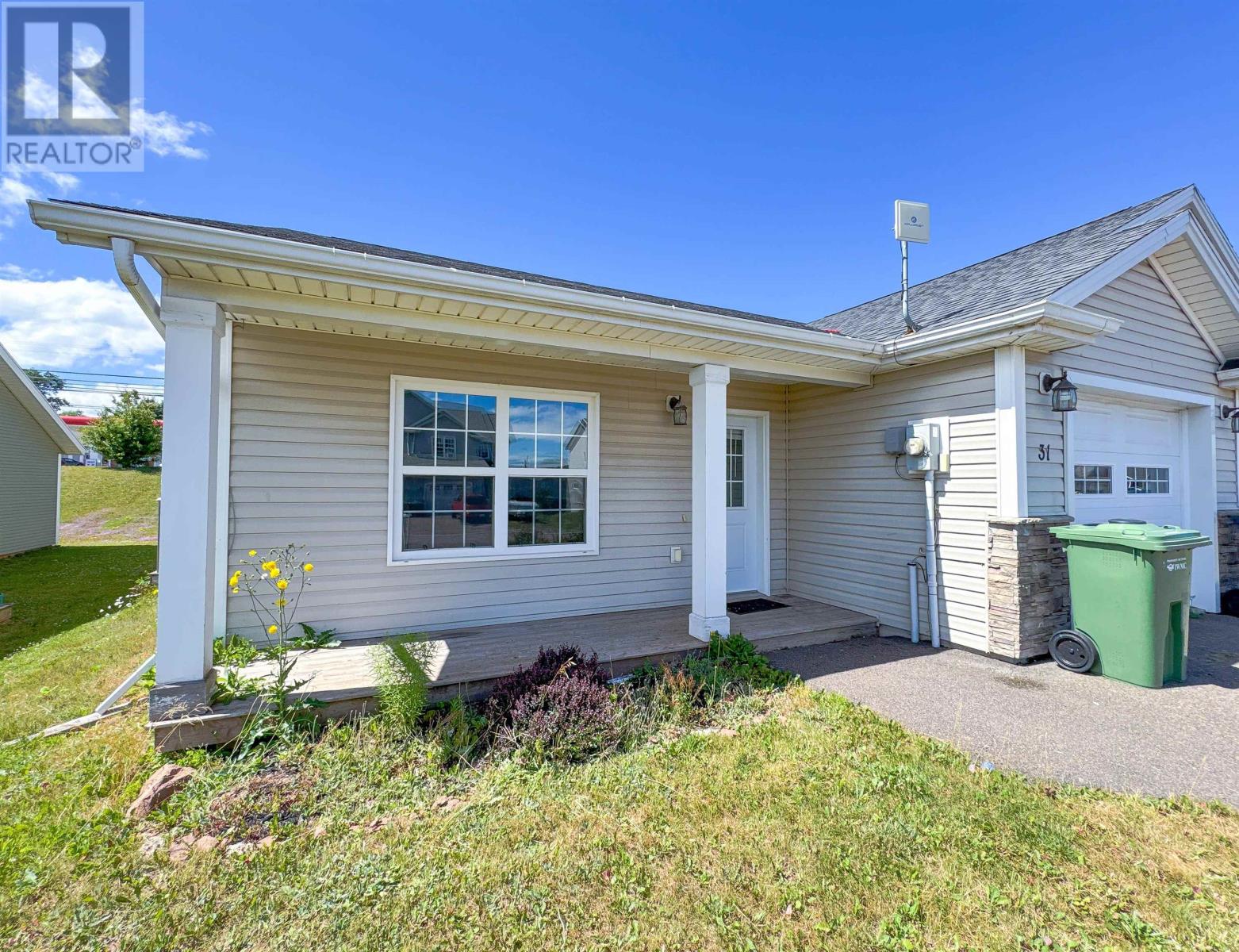 33 Parkman Dr, Charlottetown, PE C1C 0T3