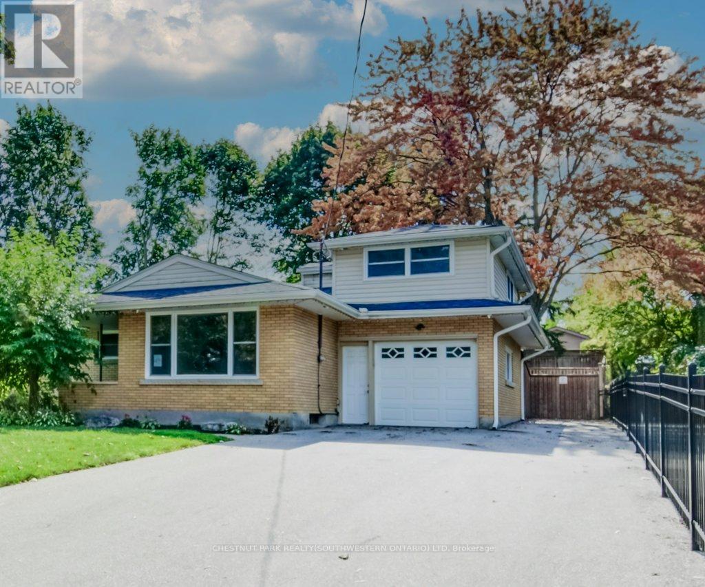 35 Vista Cres, Kitchener, ON N2M 4C8
