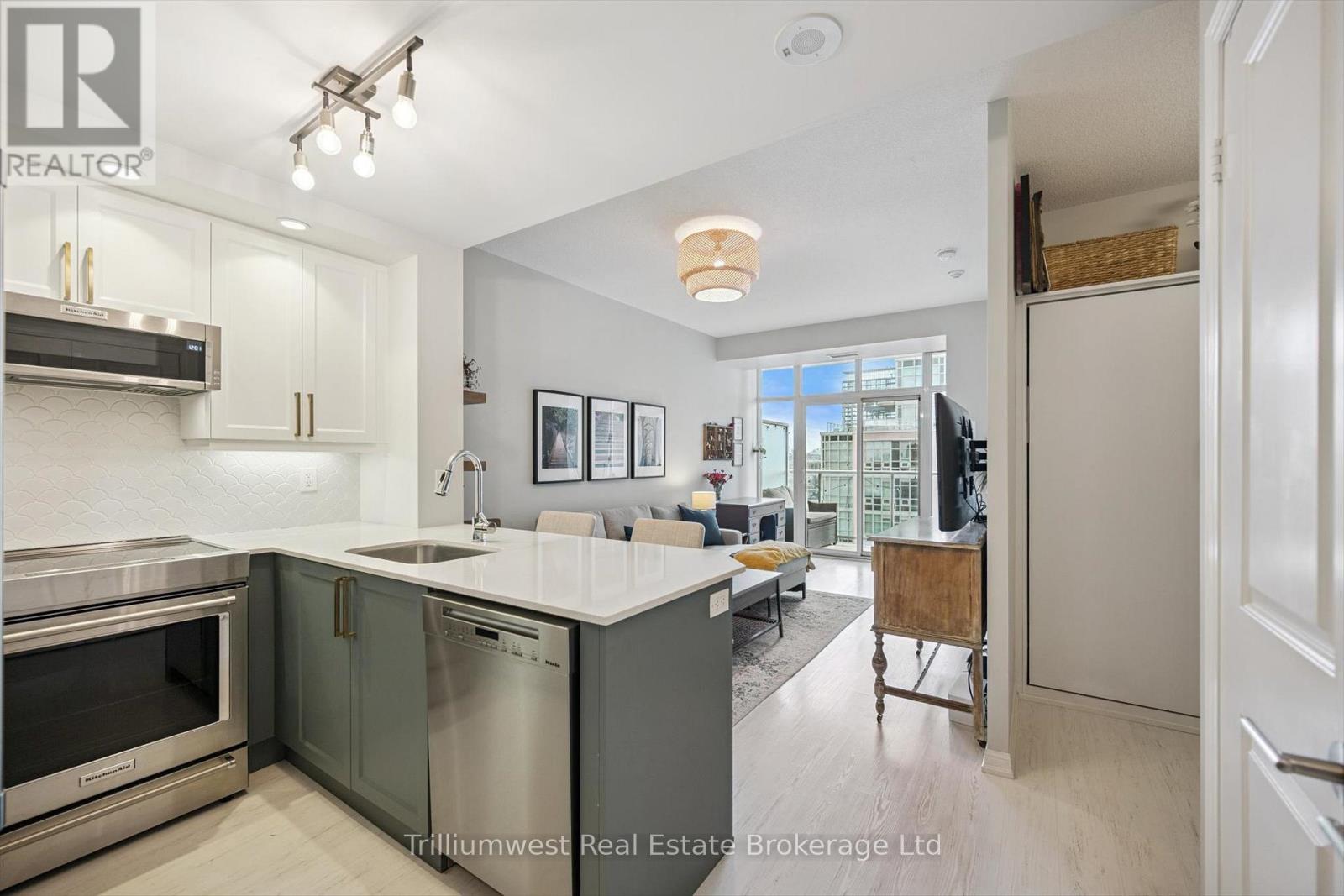 1712 85 East Liberty St E, Toronto, ON M6K 3R4