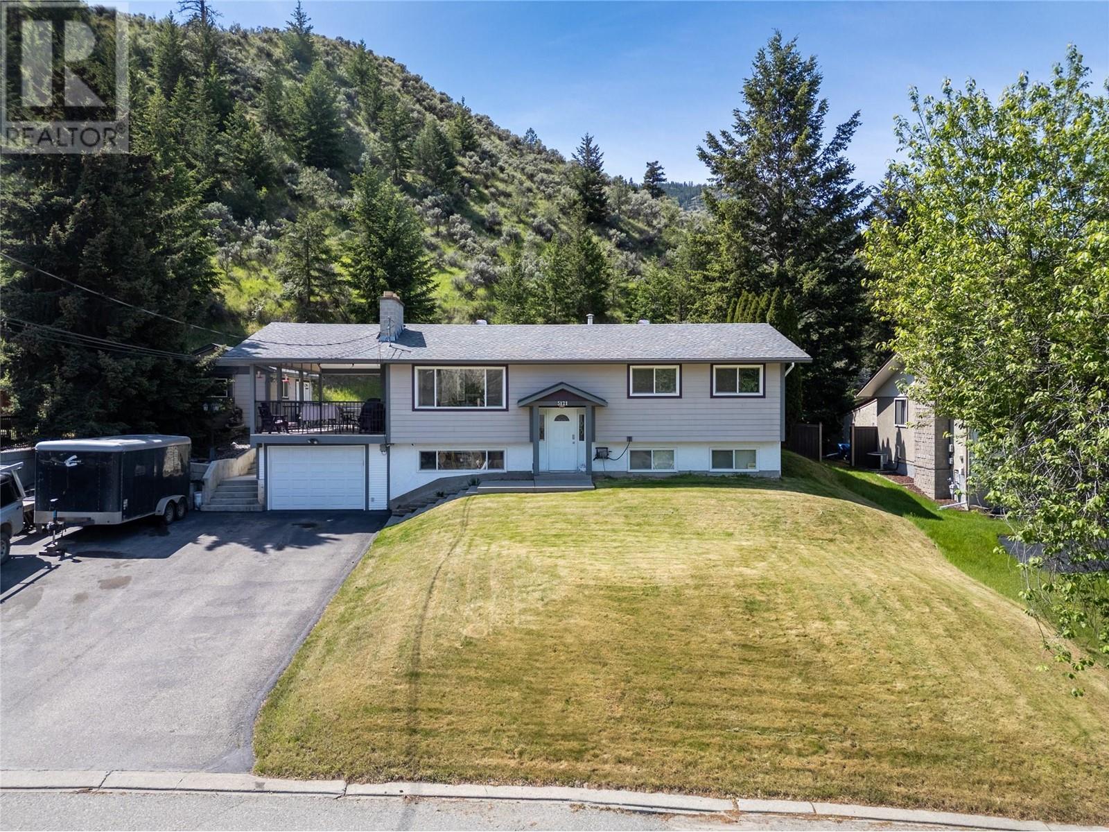 5121 Crawford Pl, Kamloops, BC V2C 5Z8