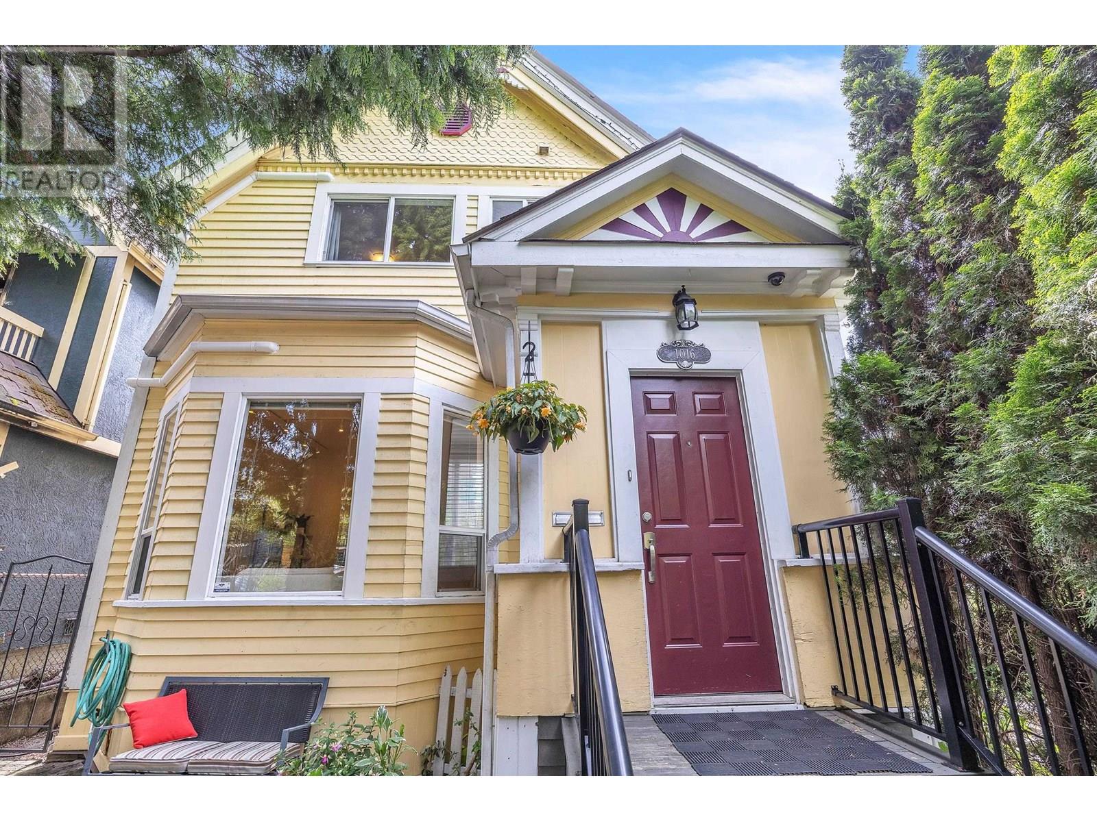 1016 E Pender St, Vancouver, BC V6A 1W3