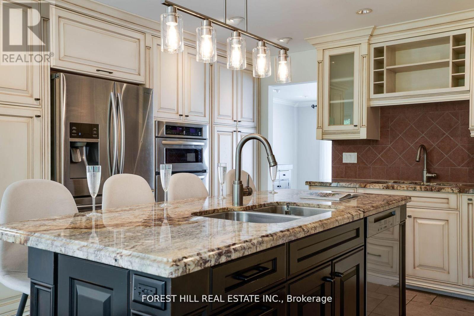 244 Waterloo Ave, Toronto, ON M3H 3Z4
