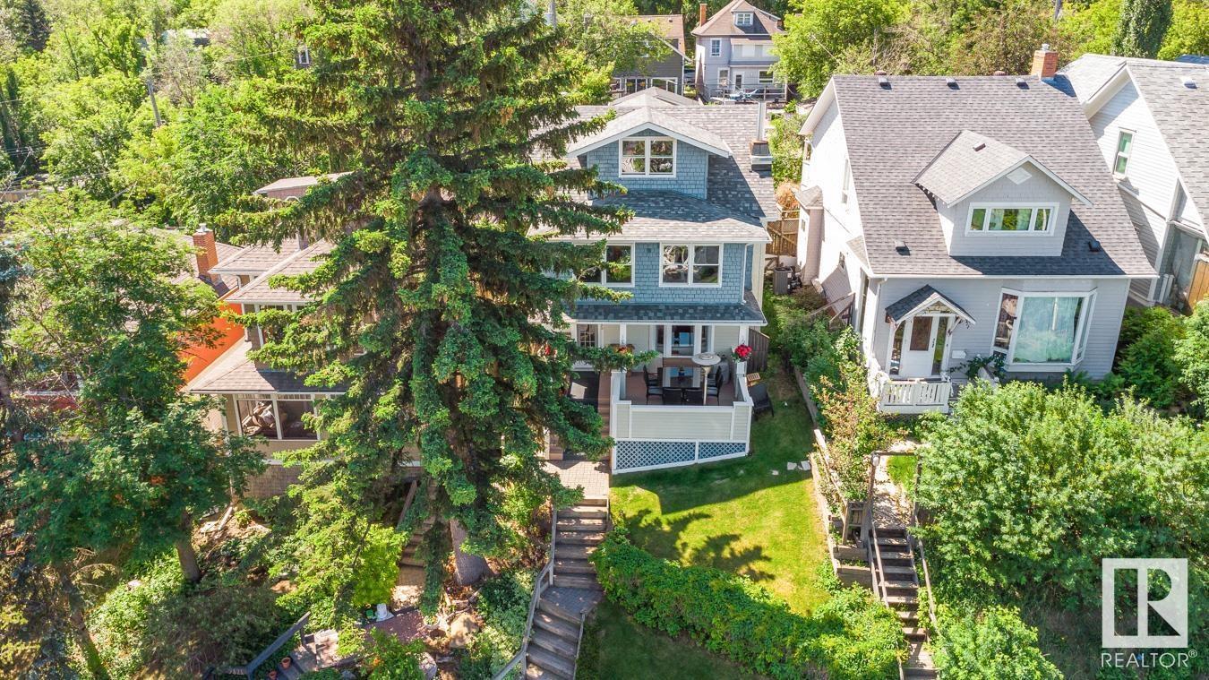 93 Av NW 9825, Edmonton, AB T6E 2V9 MLS E4396225 Houseful