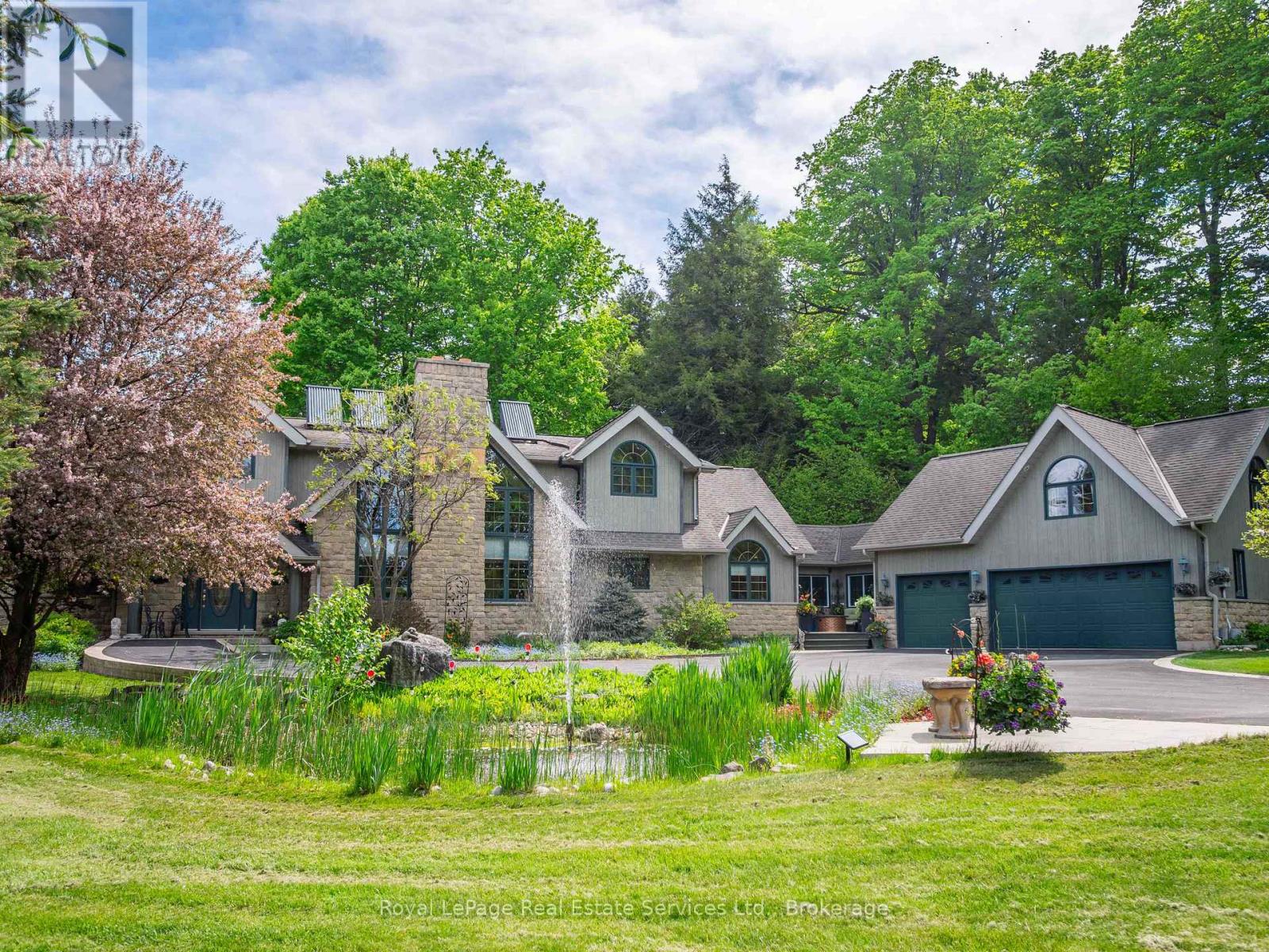 6 Turtle Lake Dr, Halton Hills, ON L7J 2W7