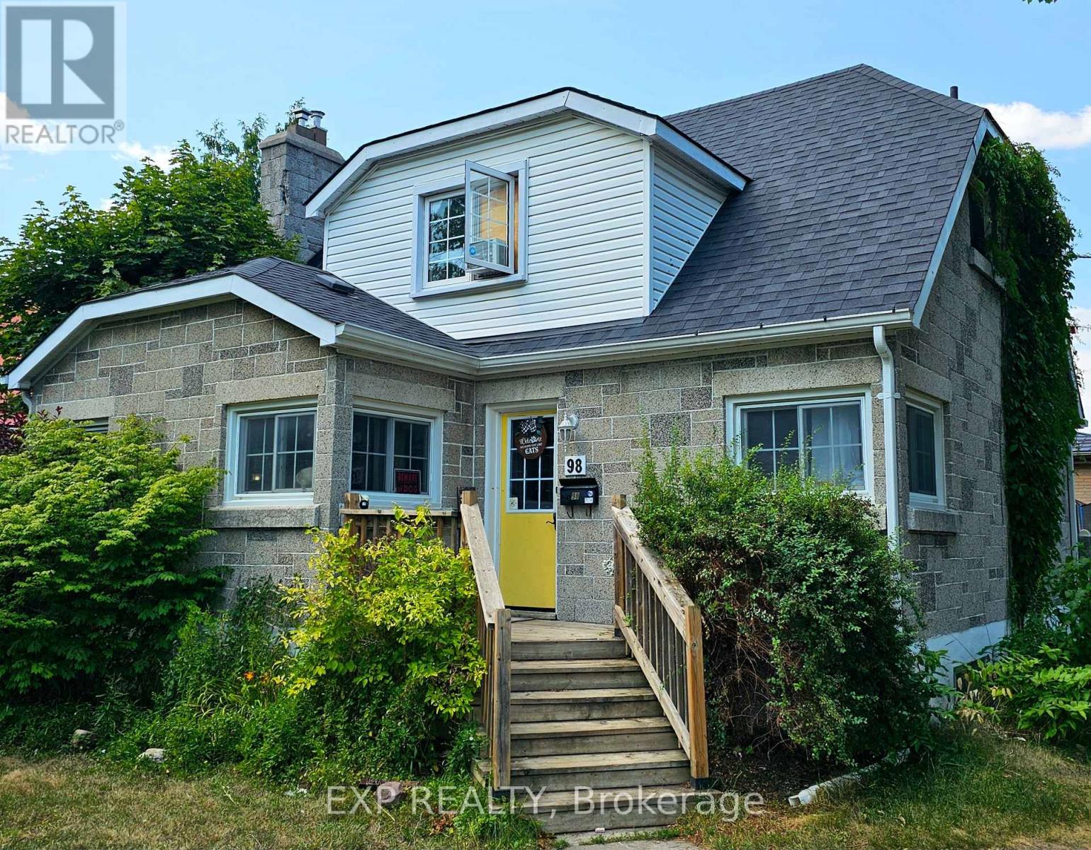 98 Pine St, Belleville, ON K8N 3X7