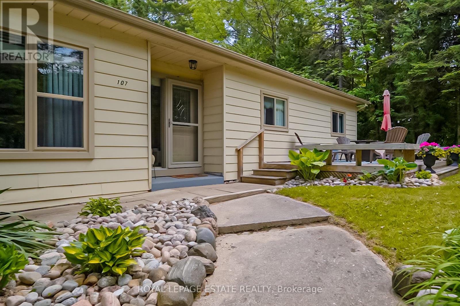 107 Nicole Blvd, Tiny, ON L0L 2T0