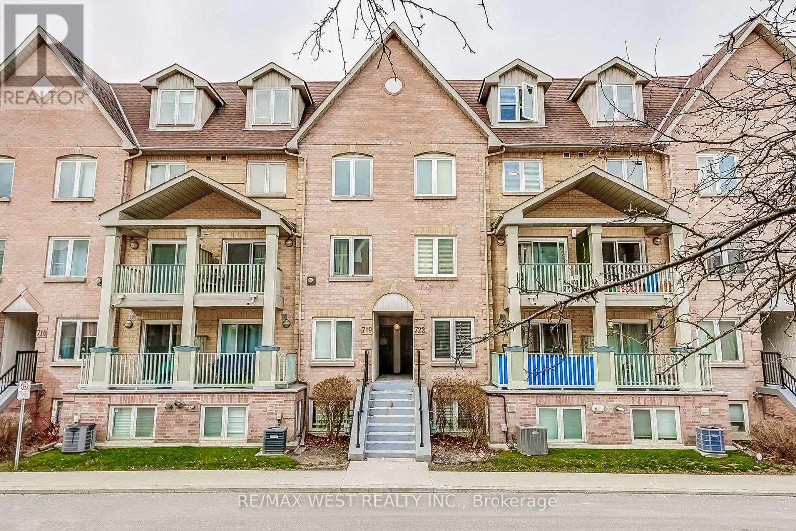 722 75 Weldrick Rd E, Richmond Hill, ON L4C 0H9