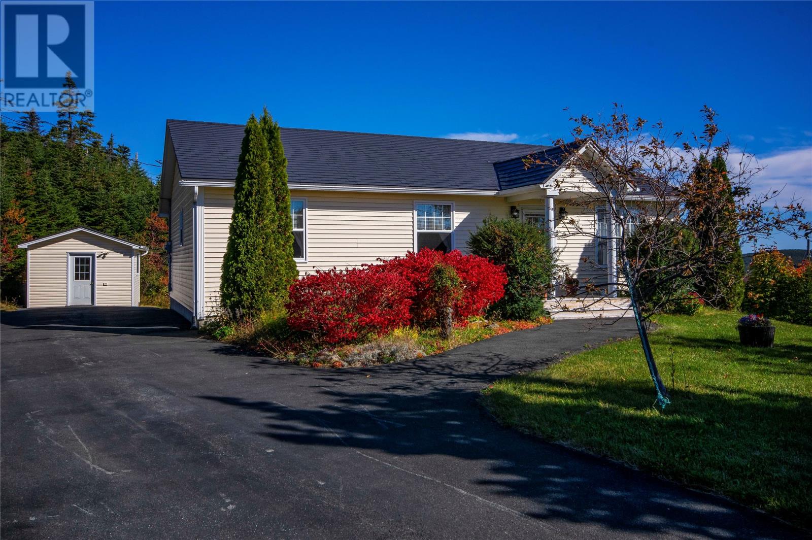 6 Nathaniel Dr, Torbay, NL A1K 1M5