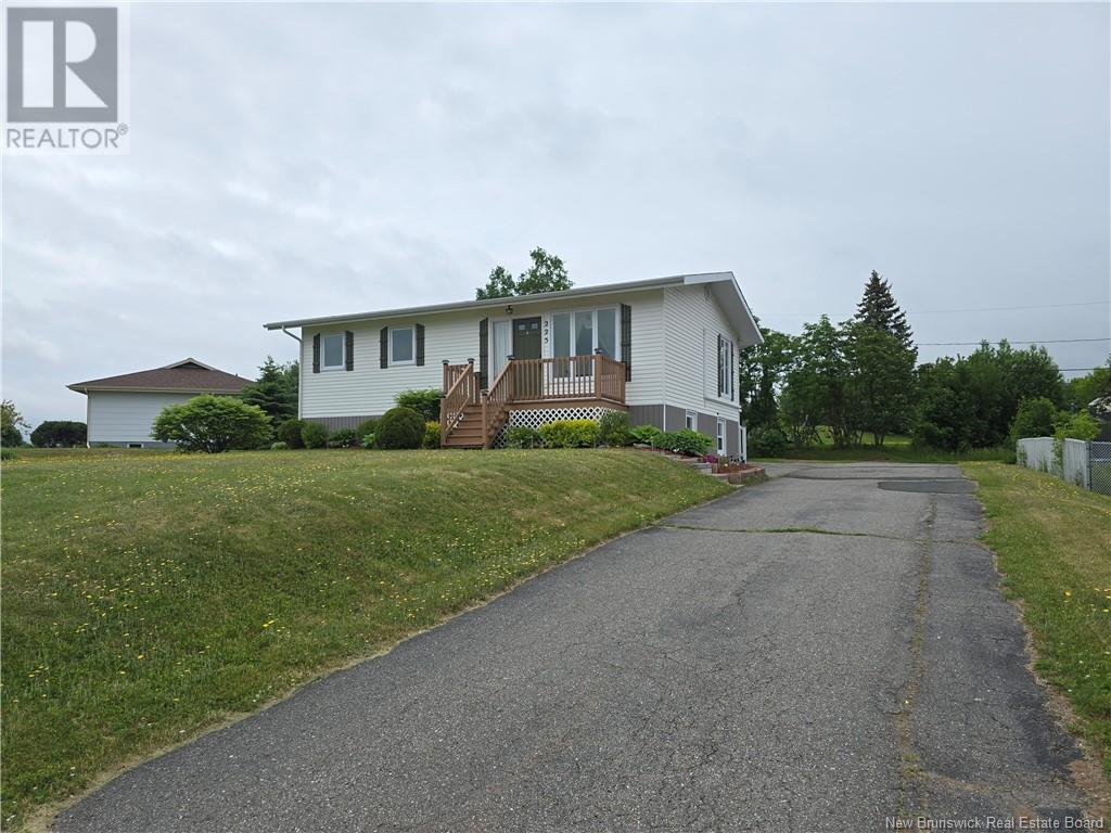 225 Roche, Bathurst, NB E2A 3E7
