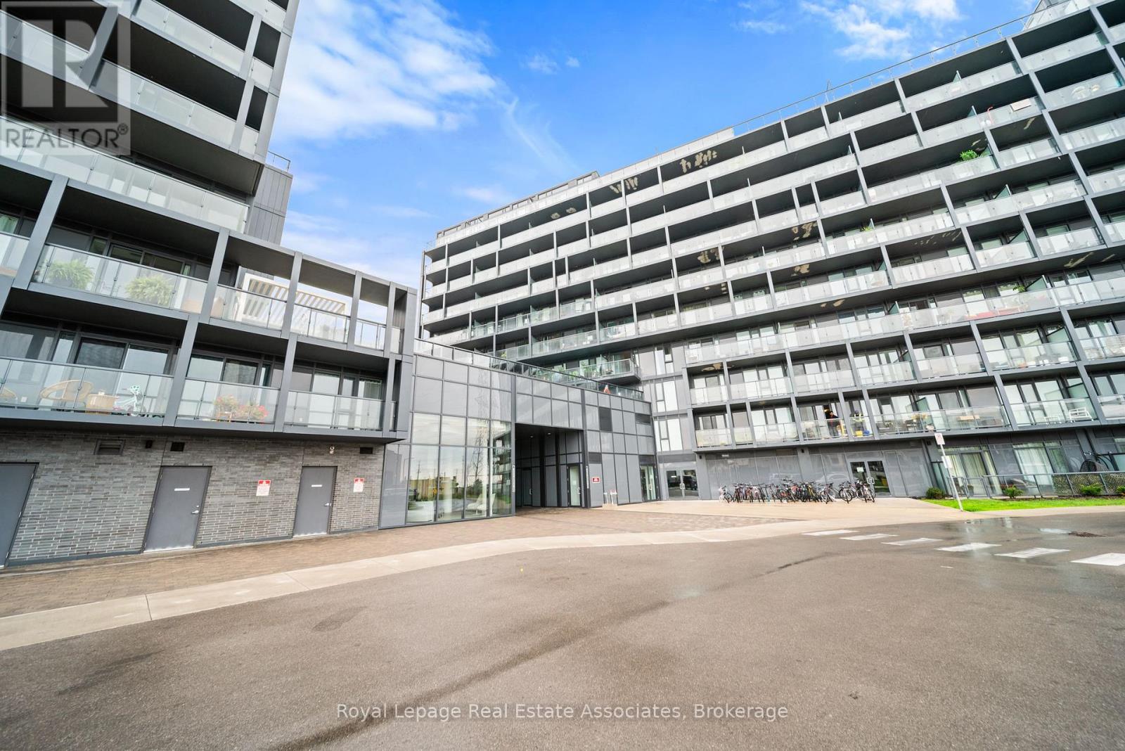 719 Unit 3200 Dakota Common #b, Burlington Alton, ON L7M 2A7