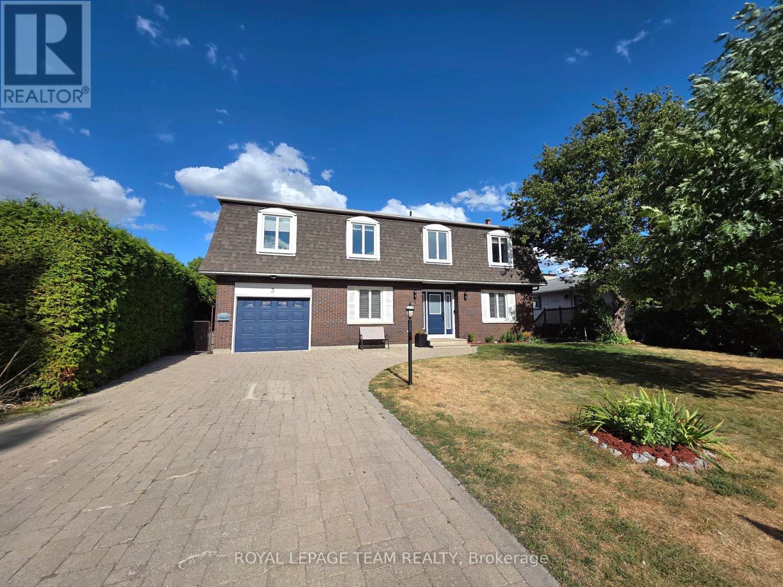 3 Roberta Cres, Ottawa, ON K2J 1G5