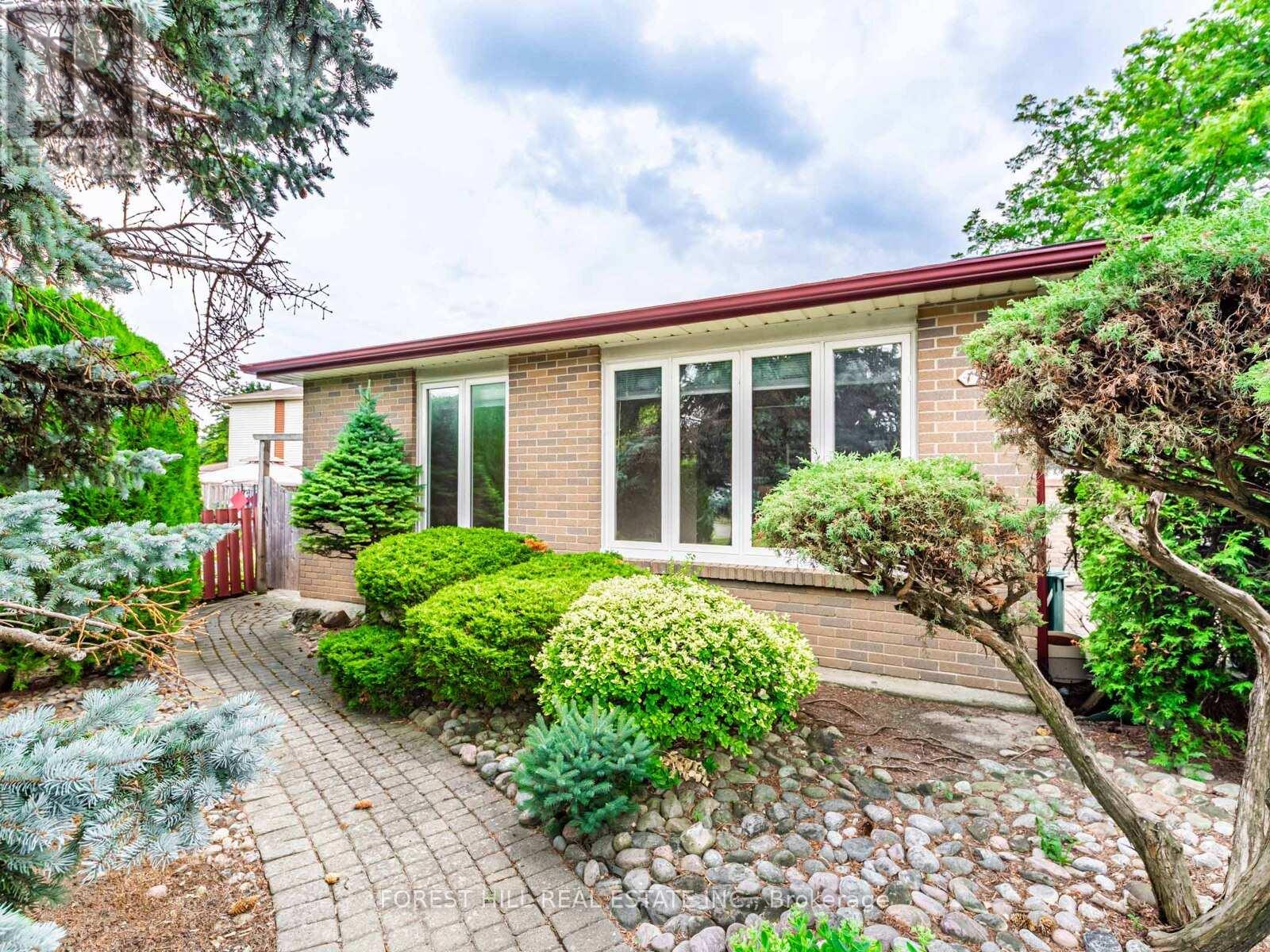 19 Drayton Cres, Brampton, ON L6T 3G6