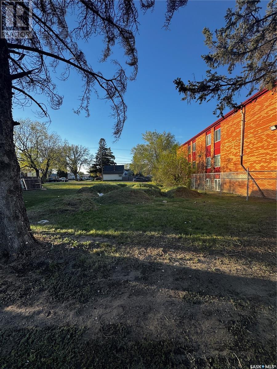 1816 22 Street West, Saskatoon, SK S7H 0A9