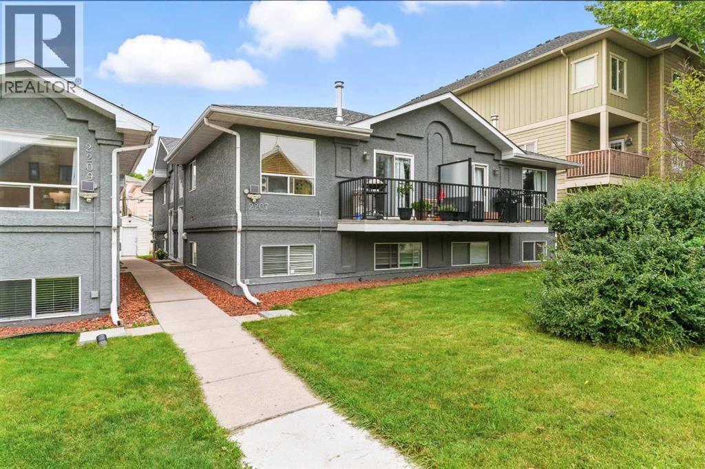 2207 28 Street Sw Unit 2, Calgary, AB T3E 2H5