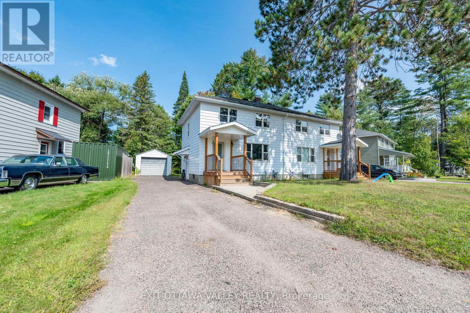6 Faraday Cres, Deep River, ON K0J 1P0