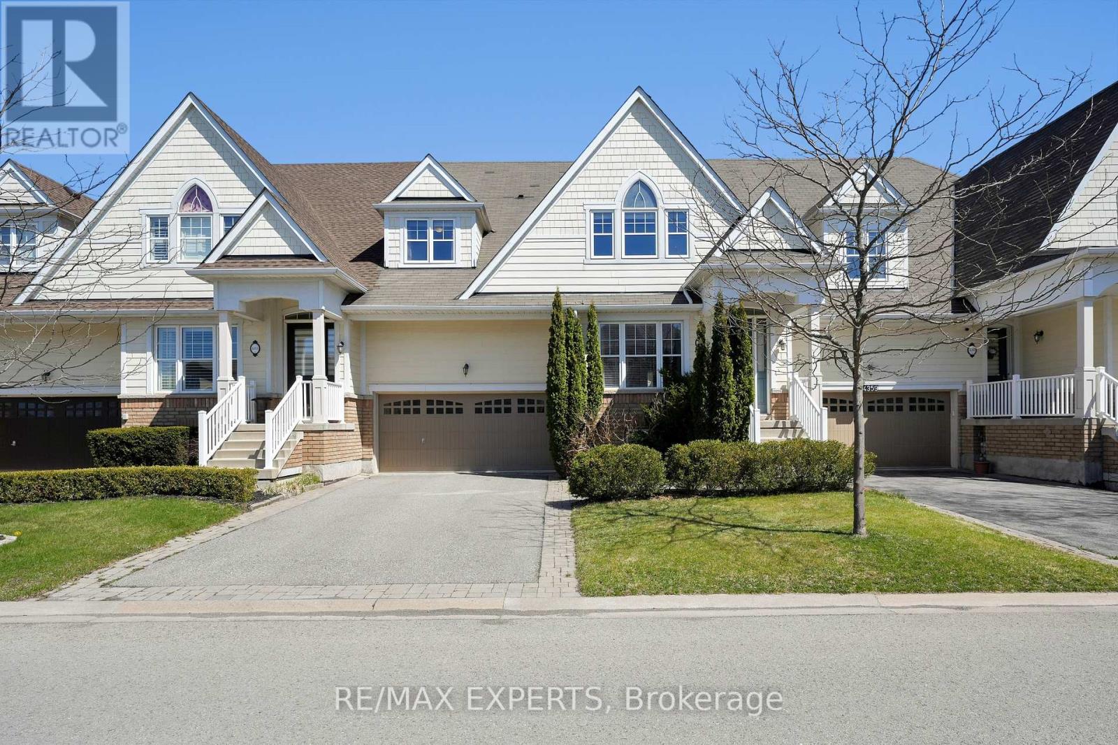 4367 Chemonda St, Niagara Falls, ON L2G 0E9