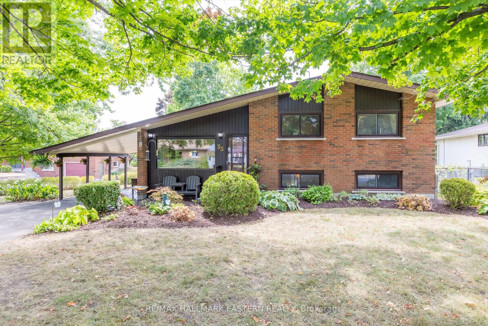 33 Parkview Dr Ward 5 Dr, Peterborough, ON K9H 5M5
